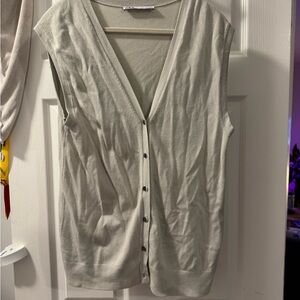 Sleeveless Gray Cardigan